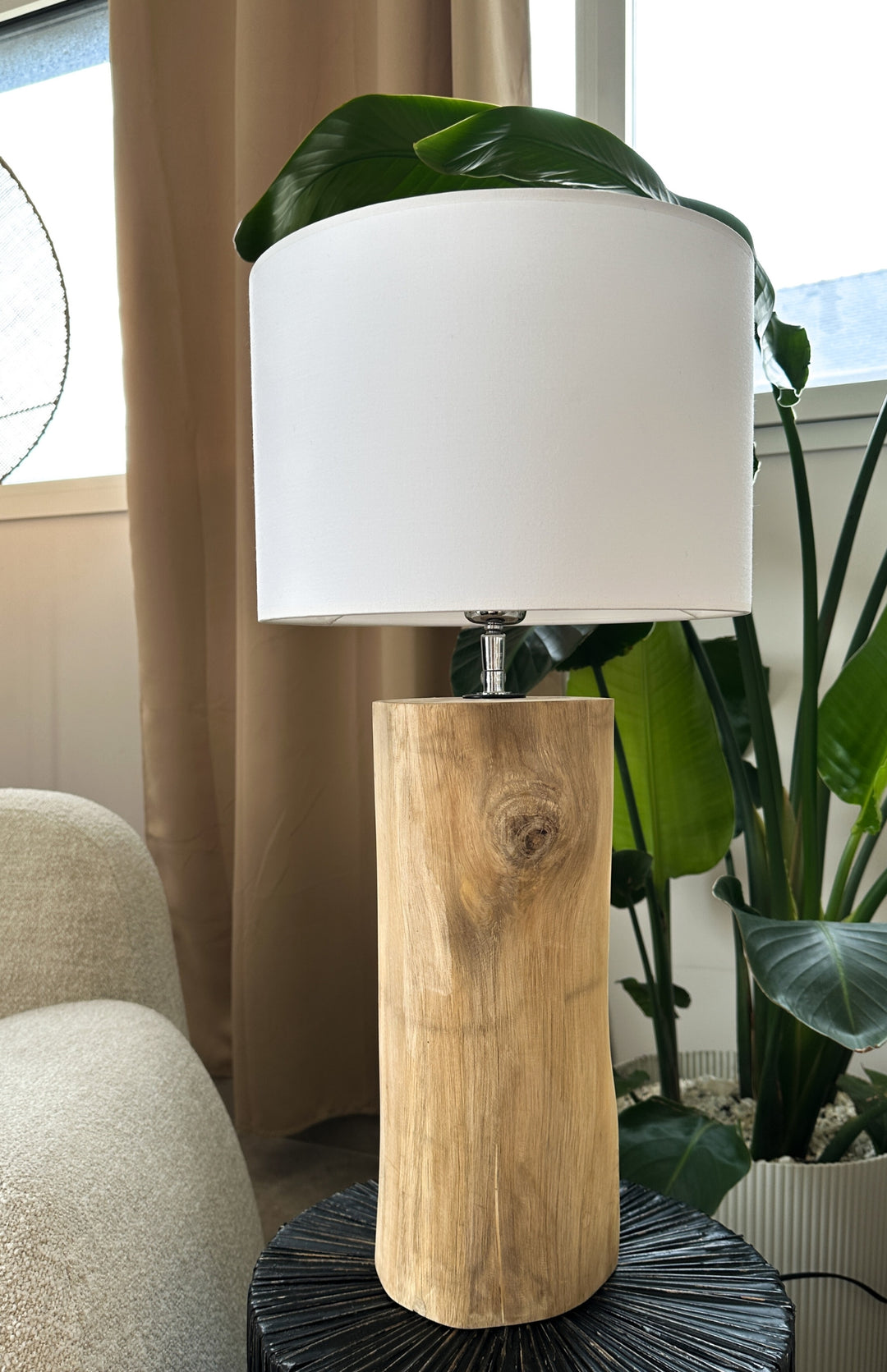 Lampe à poser en teck OAKEN