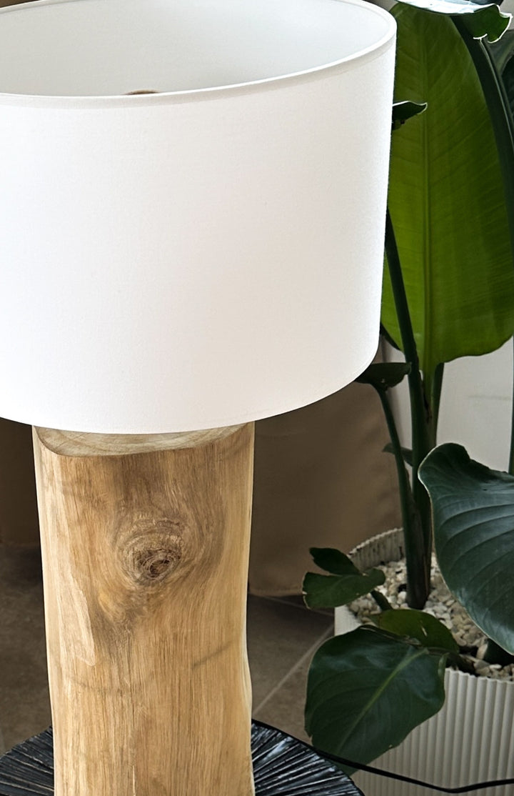 Lampe à poser en teck OAKEN