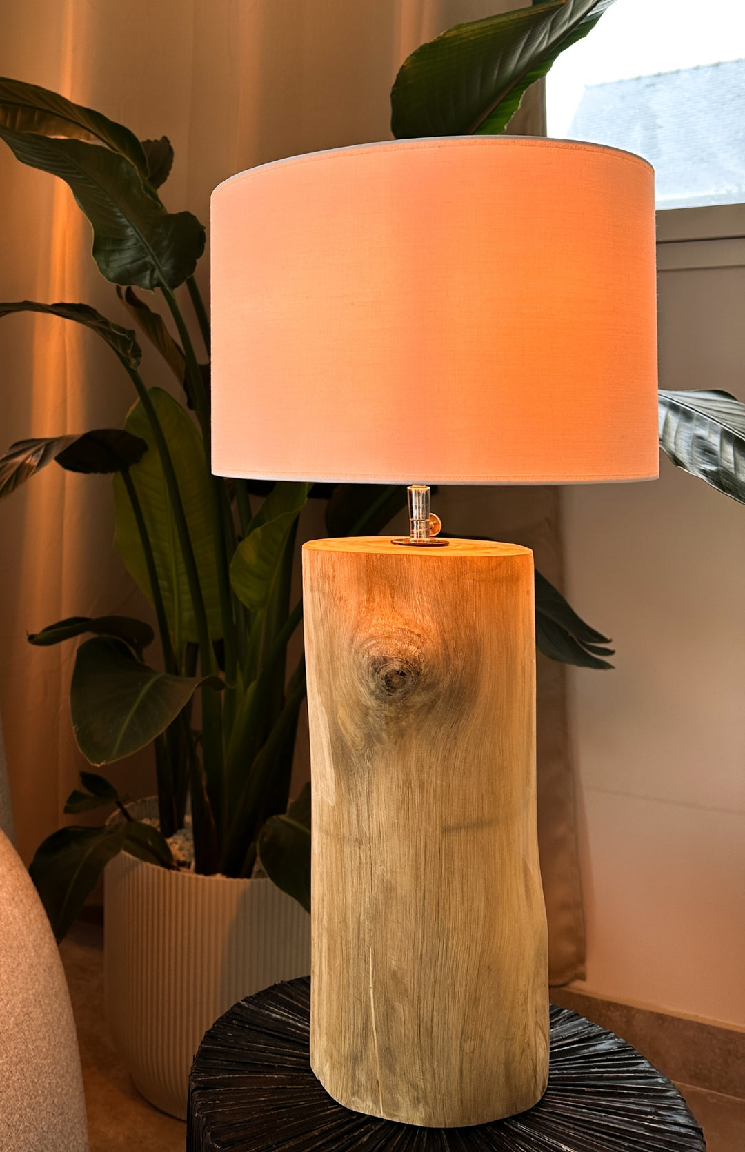 Lampe à poser en teck OAKEN